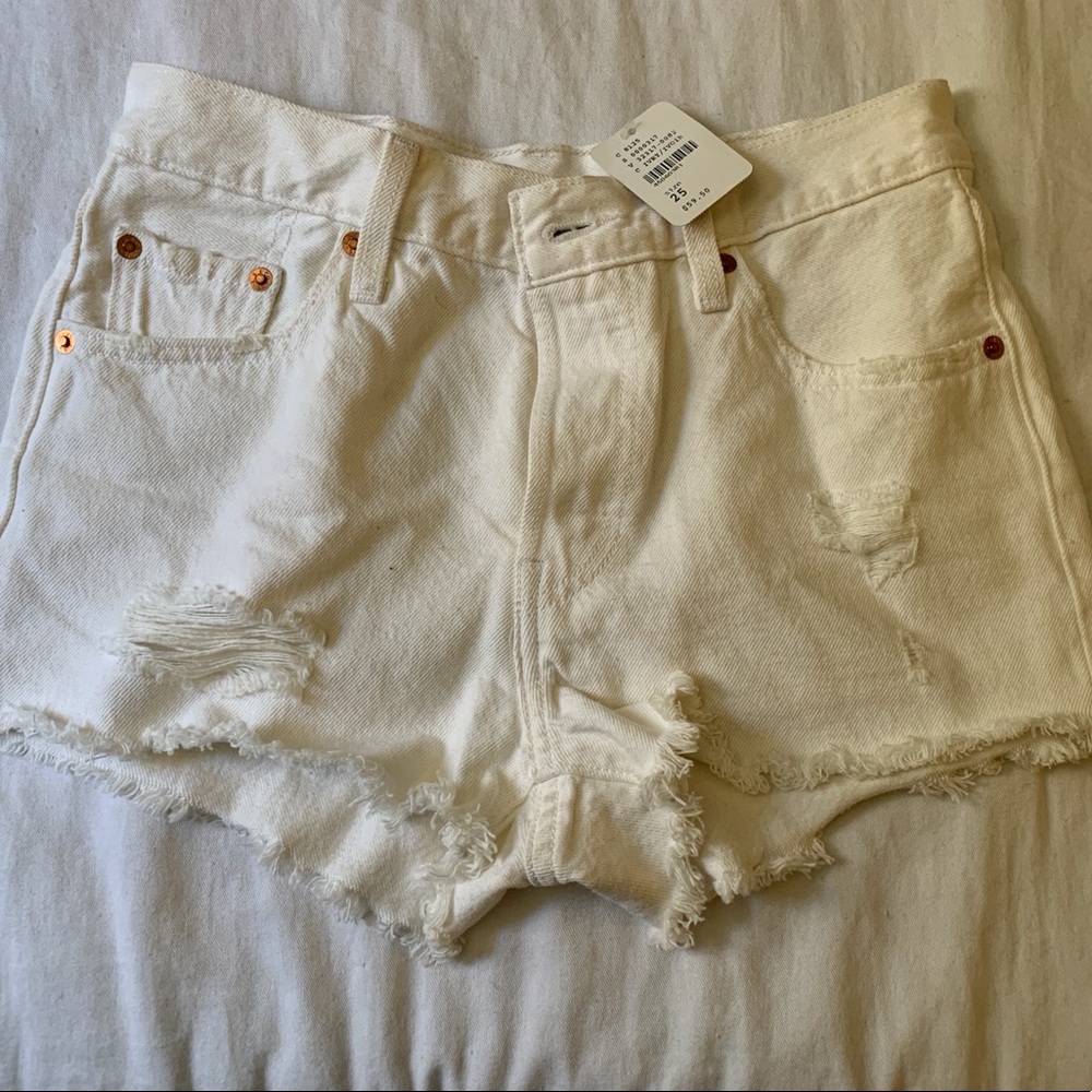 Levi Ripped Denim Shorts in Ivory NEW with Tags